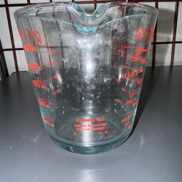 Pyrex Turquoise 2 Cup Measuring Glass Red Cup Ounces & Red Metric Measurements - Picture 10 of 12